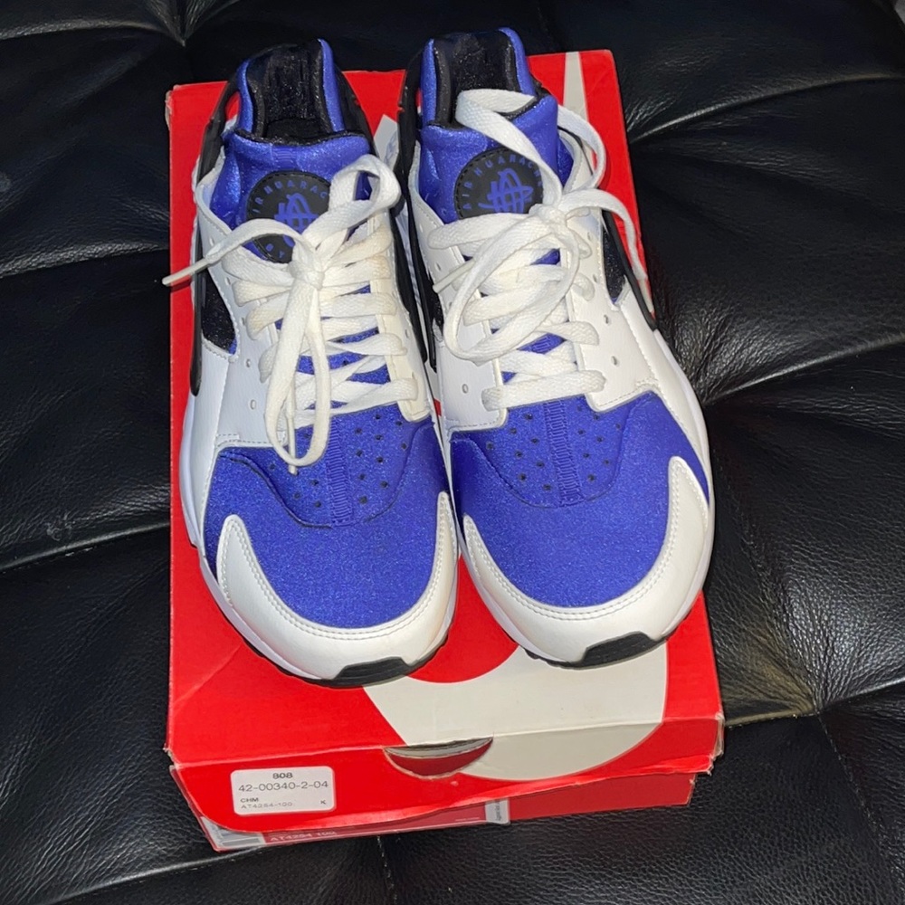 NIKE AIR HUARACHE RUN SE